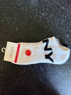 DKNY Low-Cut Athletic No-Show Socks